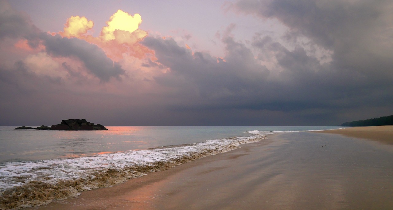 THAI MUEANG BEACH.jpg