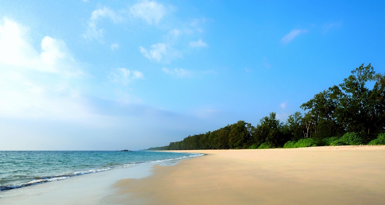 THAI MUEANG BEACH.jpg